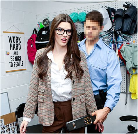 shoplyfter fiona frost|SH .